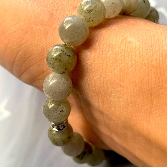 🪬2/$20🪬New✋🏼Made 8mm Natural Flashy⚡️Labradorite Healing Stretch Bracelet - Picture 14 of 15